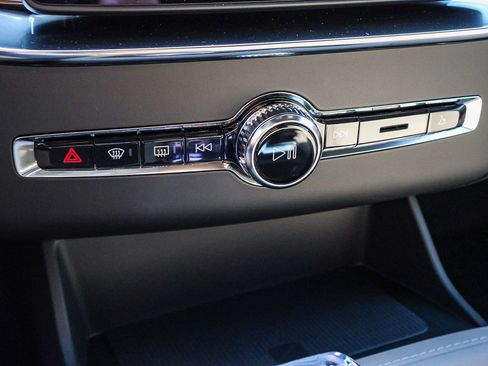 New 2026 Volvo XC90 B6 Ultra w/ Protection Package image 37