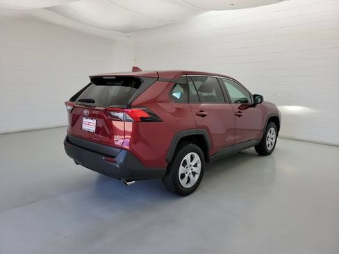 Used 2025 Toyota RAV4 LE AWD/4WD image 5