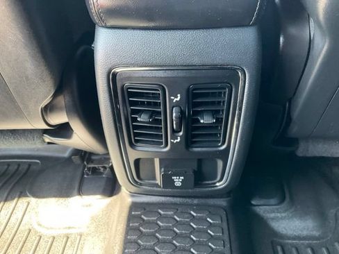 Used 2019 Jeep Grand Cherokee Altitude AWD/4WD image 24