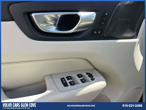 Used 2024 Volvo XC60 B5 Ultimate w/ Protection Package Premier AWD/4WD image 16