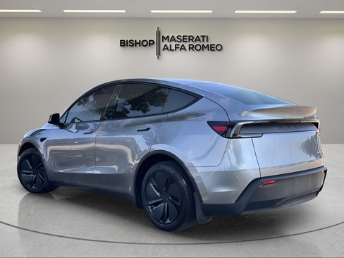 Used 2026 Tesla Model Y Long Range AWD/4WD image 3