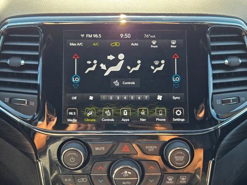 Used 2020 Jeep Grand Cherokee Altitude AWD/4WD image 23