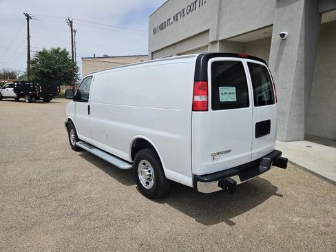 Used 2024 Chevrolet Express 2500 w/ Driver Convenience Package RWD image 3