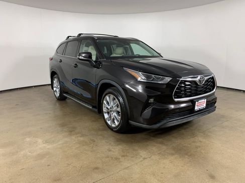 Used 2022 Toyota Highlander Limited image 5
