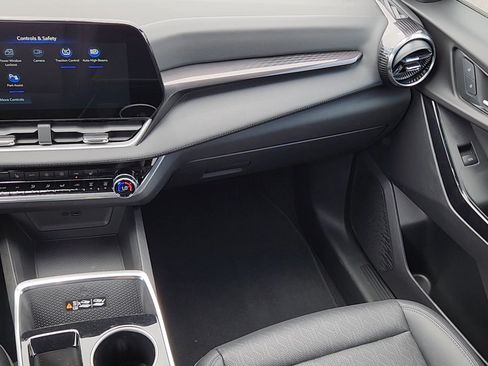 Used 2025 Chevrolet Equinox LT w/ Convenience Package II AWD/4WD image 6