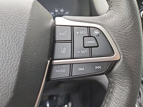 Used 2024 Toyota Sienna XLE FWD image 29