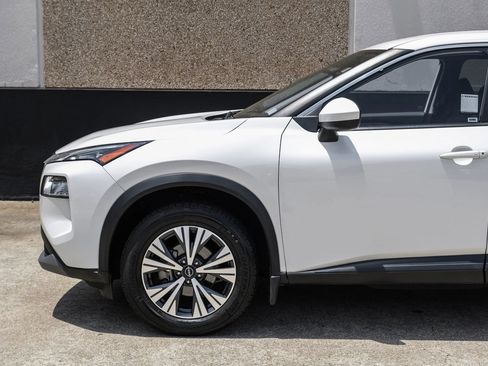 Used 2023 Nissan Rogue SV FWD image 11