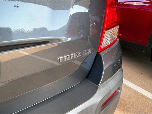 Used 2016 Chevrolet Trax LS FWD image 10