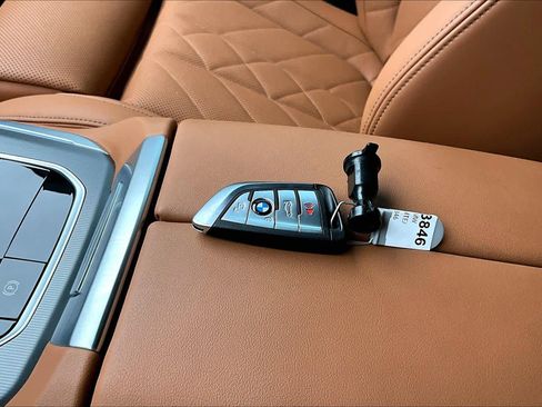 Used 2023 BMW X5 sDrive40i w/ M Sport Package RWD image 14