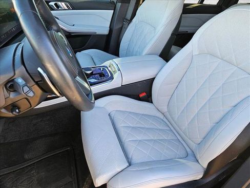 Used 2024 BMW X7 xDrive40i w/ M Sport Package image 12