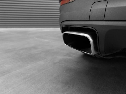 Certified 2025 Porsche Cayenne AWD/4WD image 25