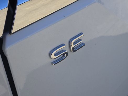 New 2026 Volkswagen Atlas SE image 8