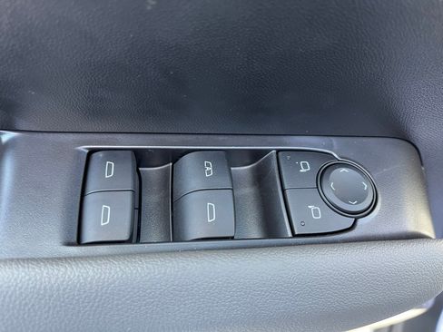 Used 2025 Chevrolet Colorado ZR2 w/ Midnight Edition image 13