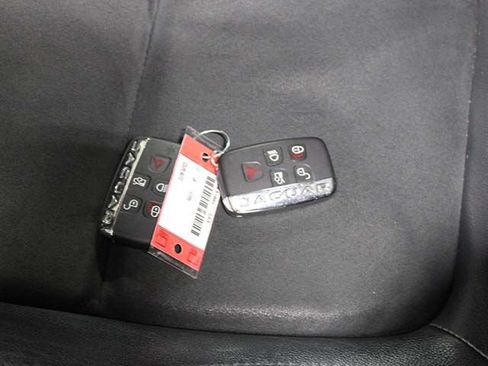 Used 2017 Jaguar F-TYPE Coupe RWD image 16