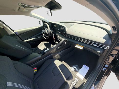 New 2026 Hyundai Elantra SE FWD image 21