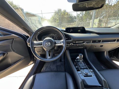 Used 2019 MAZDA MAZDA3 Base 4dr Hatchback image 17