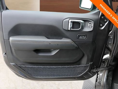 New 2025 Jeep Gladiator Sport image 11