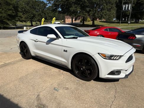 Used 2017 Ford Mustang GT w/ Black Accent Package RWD image 5