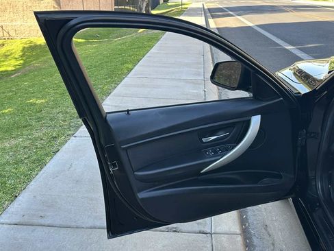 Used 2017 BMW 320i Sedan RWD image 39