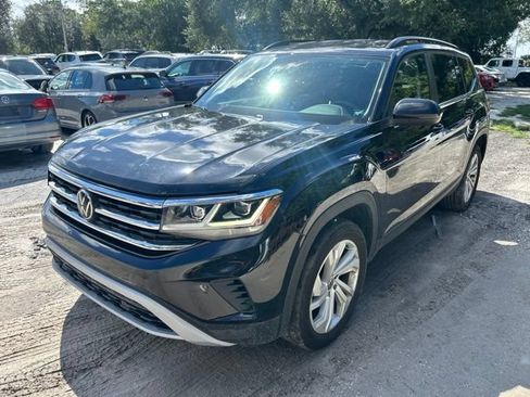 Used 2023 Volkswagen Atlas SE AWD/4WD image 2
