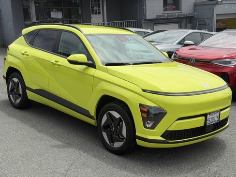 Used 2024 Hyundai Kona SEL FWD image 3