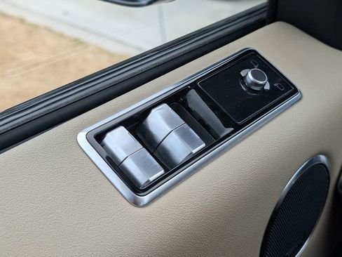 Used 2019 Land Rover Range Rover Sport HSE image 25