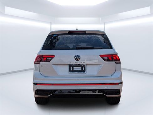 Used 2023 Volkswagen Tiguan SE R-Line image 4