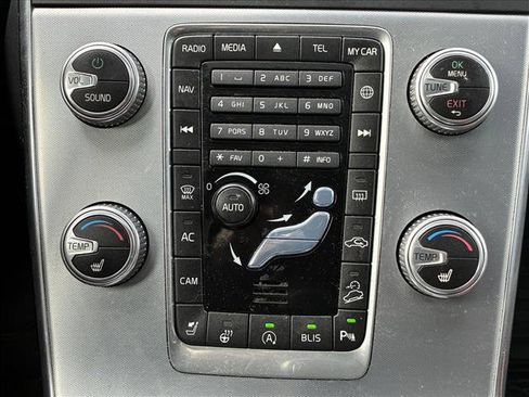 Used 2017 Volvo V60 T5 Cross Country w/ Convenience Package image 17