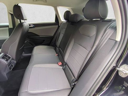 Used 2024 Volkswagen Taos SE FWD image 19