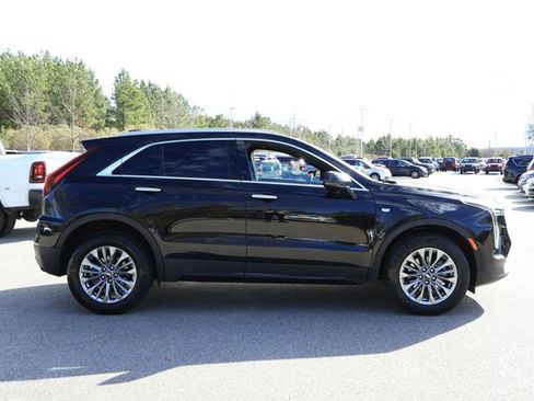 Used 2024 Cadillac XT4 Premium Luxury image 4