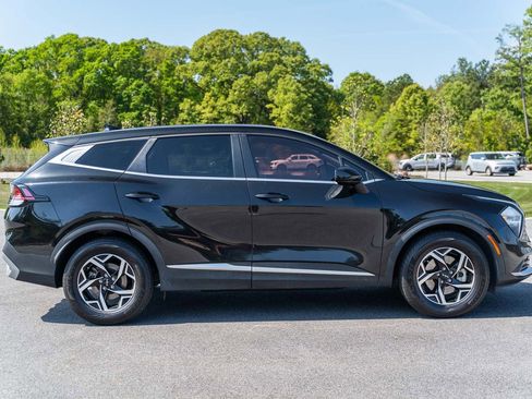 Used 2023 Kia Sportage LX image 8