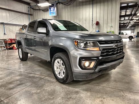 Used 2022 Chevrolet Colorado LT w/ LT Convenience Package image 2