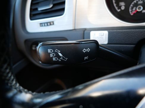 Used 2015 Volkswagen Golf TDI SE image 32