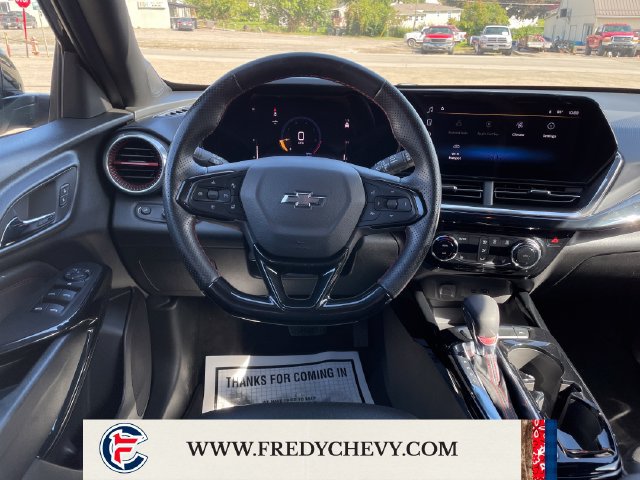 Used 2025 Chevrolet Trax RS w/ Driver Confidence Package FWD image 13