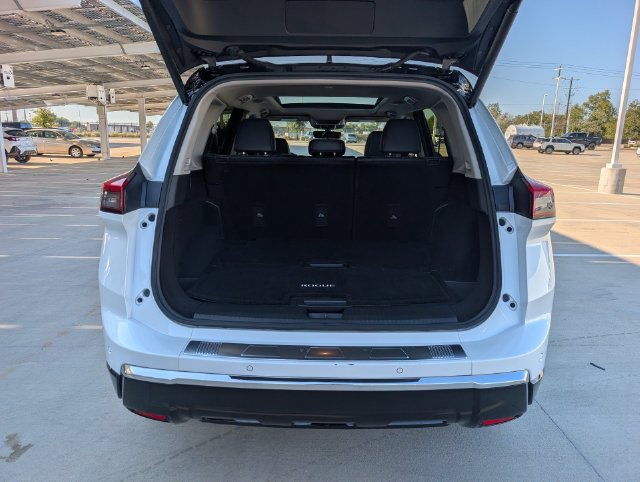 Used 2024 Nissan Rogue Platinum FWD image 29