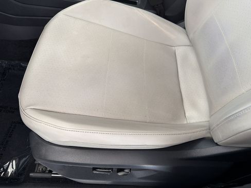 Used 2020 Volkswagen Tiguan SE R-Line FWD image 14