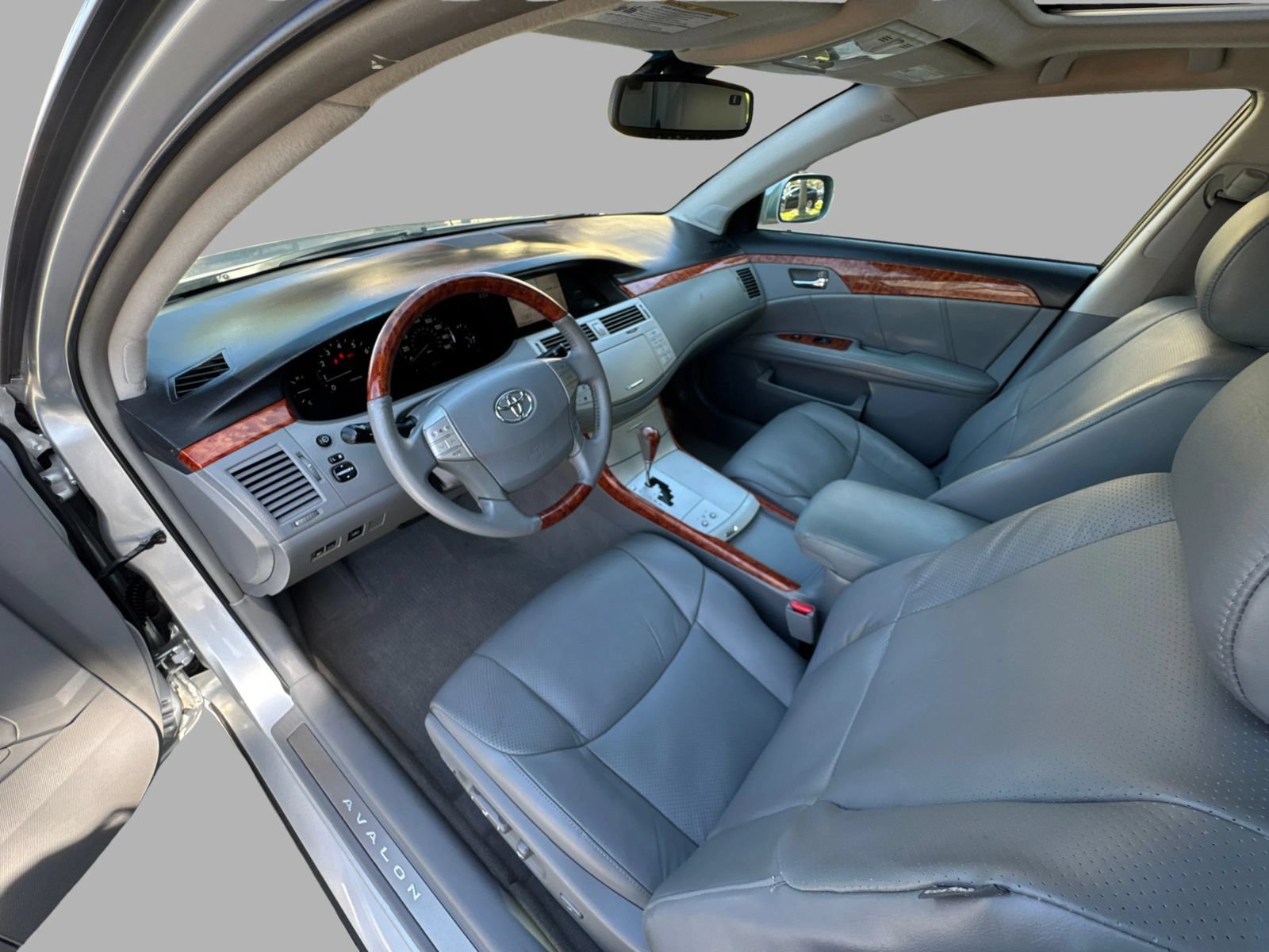 Used 2007 Toyota Avalon Limited FWD image 15