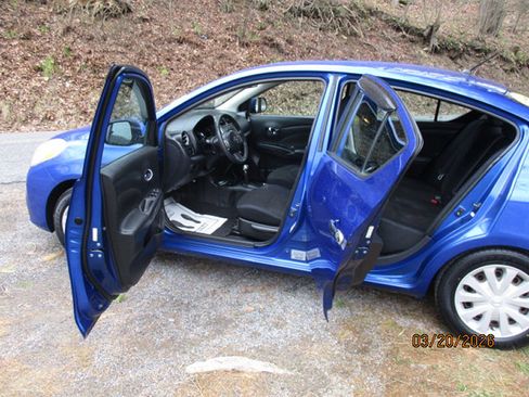 Used 2013 Nissan Versa SV w/ Convenience Pkg image 13