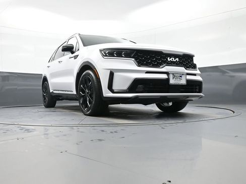 Certified 2023 Kia Sorento SX image 30