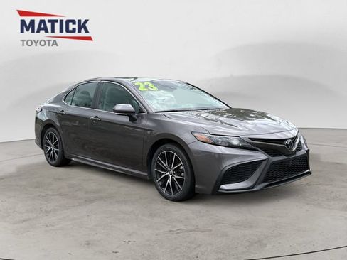 Used 2023 Toyota Camry SE w/ Convenience Package FWD image 1