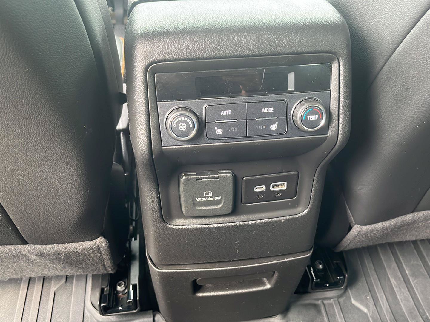 Used 2022 GMC Acadia AT4 w/ Technology Package AWD/4WD image 18