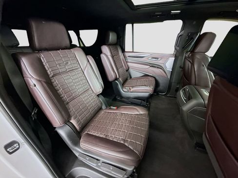 Used 2023 Cadillac Escalade ESV Sport Platinum image 31