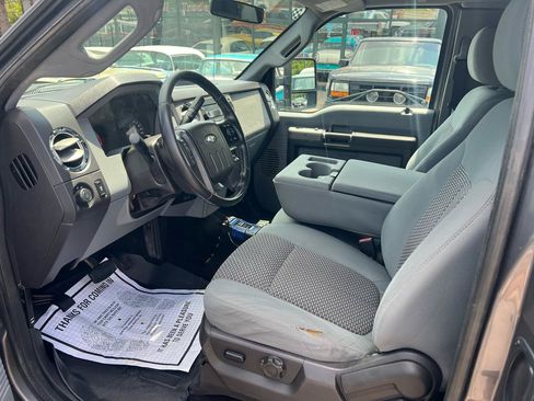 Used 2011 Ford F250 XLT w/ XLT Interior Pkg AWD/4WD image 6