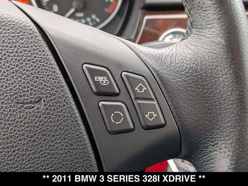Used 2011 BMW 328i xDrive Sedan AWD/4WD image 6