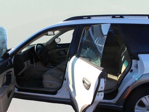 Used 2005 Subaru Outback 2.5i image 7