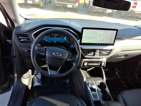Used 2023 Ford Escape Platinum image 15