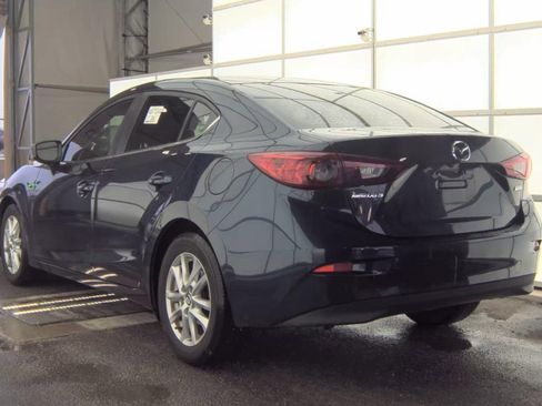 Used 2018 MAZDA MAZDA3 Sport w/ Preferred Equipment Package image 4