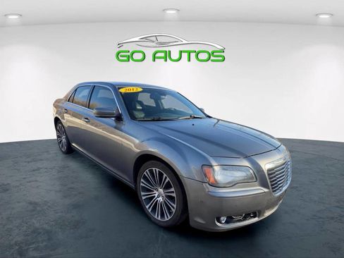 Used 2012 Chrysler 300 S w/ Luxury Group image 7