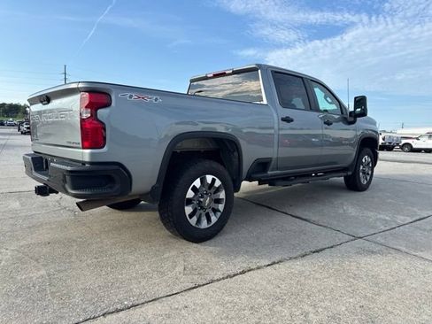 Used 2024 Chevrolet Silverado 2500 Custom w/ Custom Value Package AWD/4WD image 5