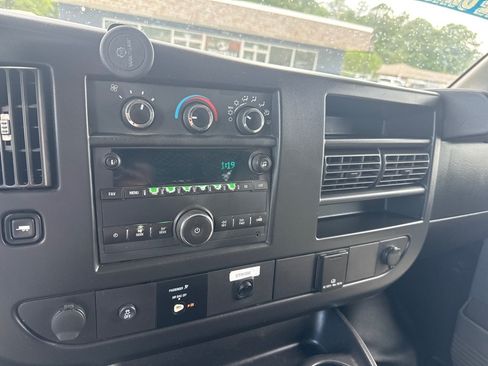 Used 2017 Chevrolet Express 2500 w/ Cold Climate Package RWD image 17